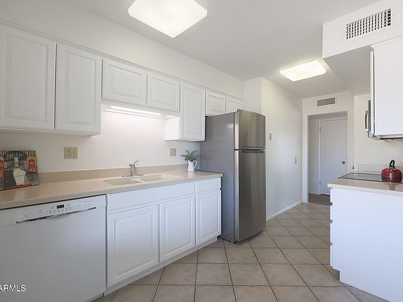5th image of 10629 W WILLOW CREEK Circle