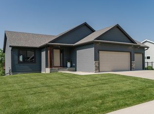 3464 Ridgeline Dr SE, Rochester, MN 55904