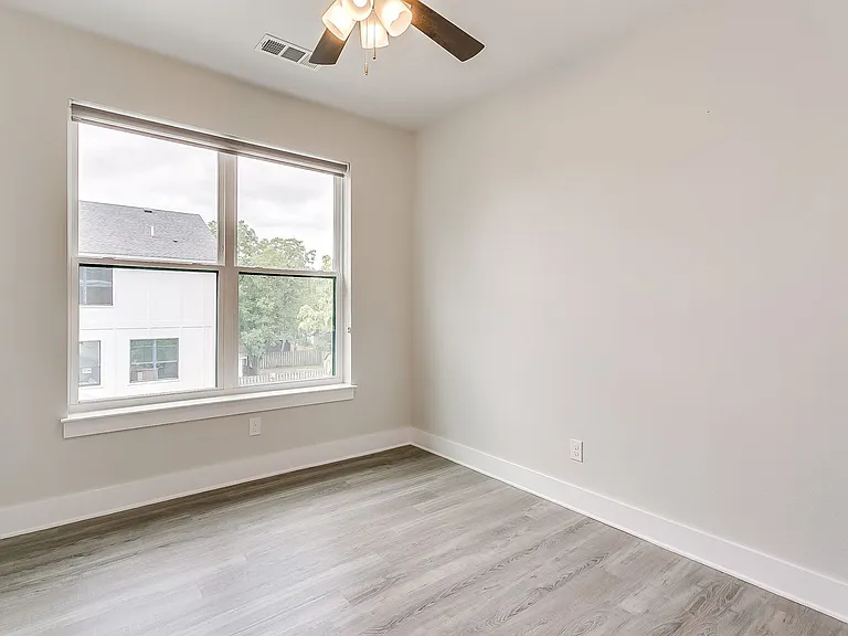 3210 Forest Park Blvd — Photo 33