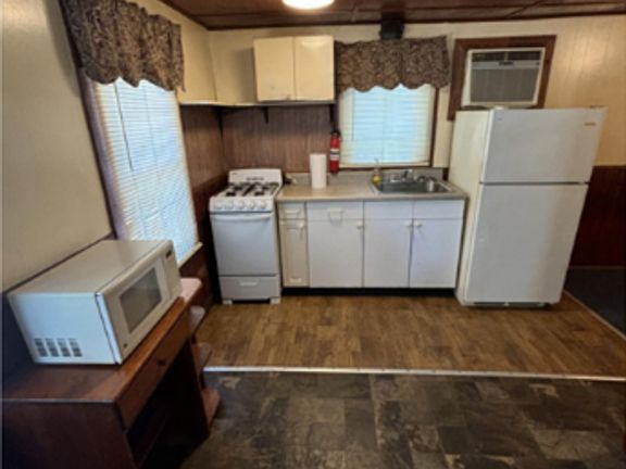 3rd image of 1426 Cranfield Rd #3