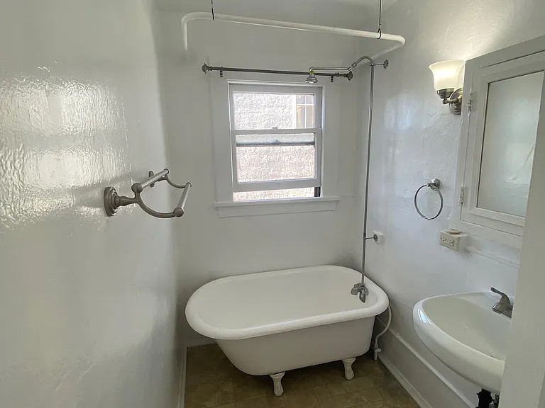 17 Ozone Ave #8 — Photo 3