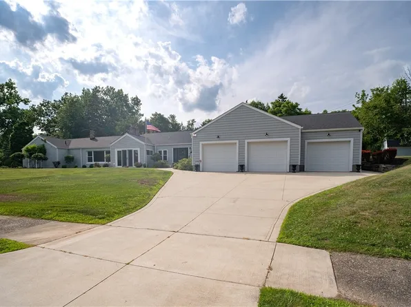 3130 Silver Lake Blvd, Stow, OH 44224