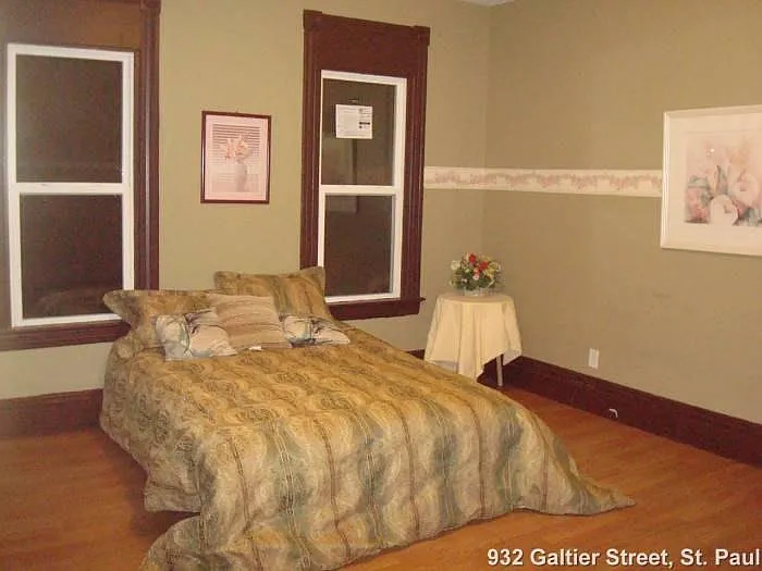 5 bed, 2800 sqft, $2,499 — Photo 3