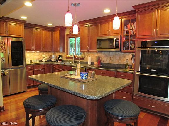4th image of 11250 Stoneledge Dr