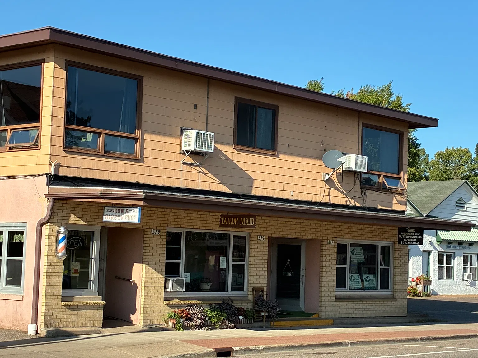 E Wall St, Eagle River — Photo 4