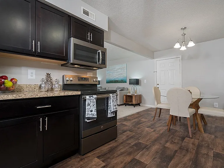 Beacon Lake Apartments — Photo 12