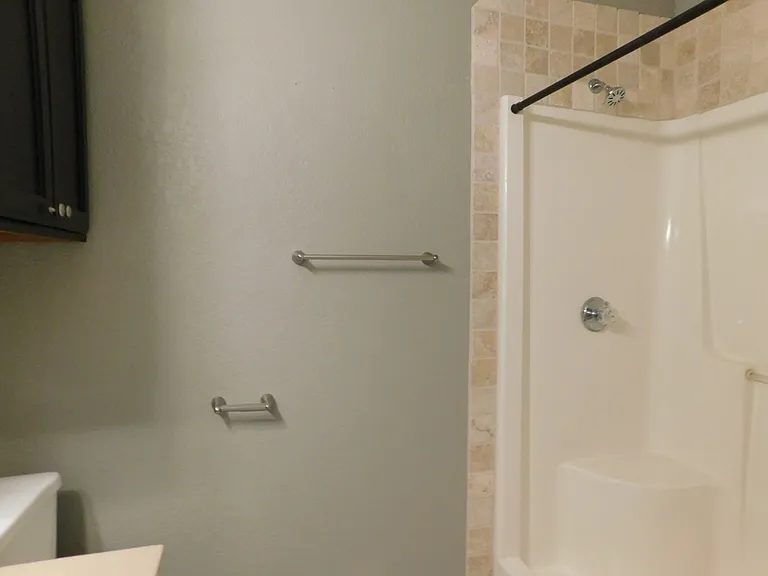 2123 Lakecrest Dr — Photo 12