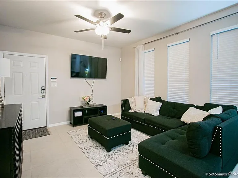 5609 Swallow Ave #2 — Photo 3