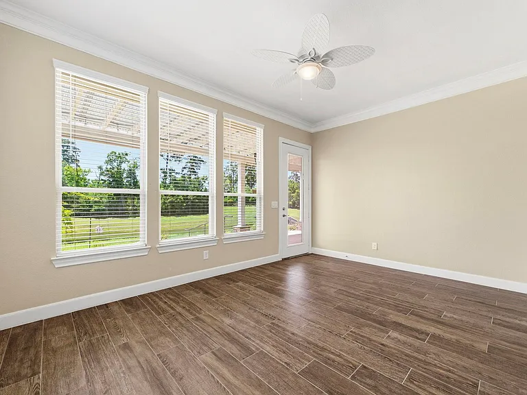 316 Connemara Dr — Photo 13