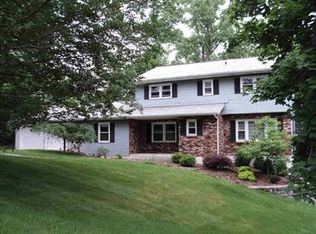 11 Slate Hill Dr, Poughkeepsie, NY 12603