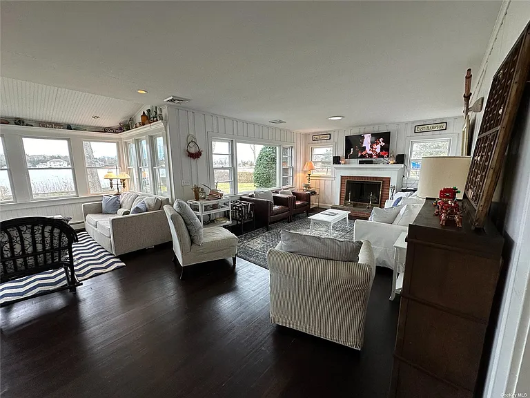 1100 Pine Ave — Photo 9