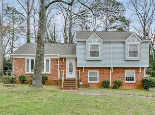 5723 Idlebrook Dr, Charlotte, NC 28212