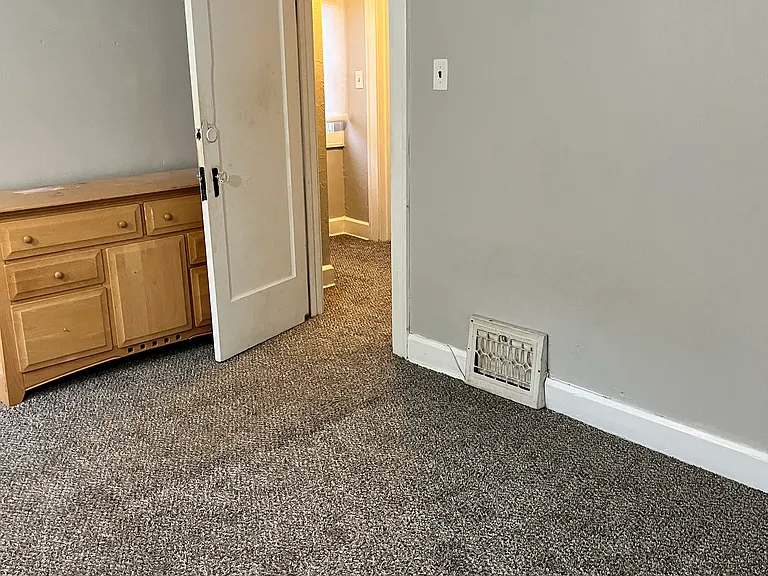 1009 Bellevue Dr — Photo 6