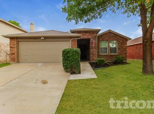 1913 Lariat Dr, Justin, TX 76247