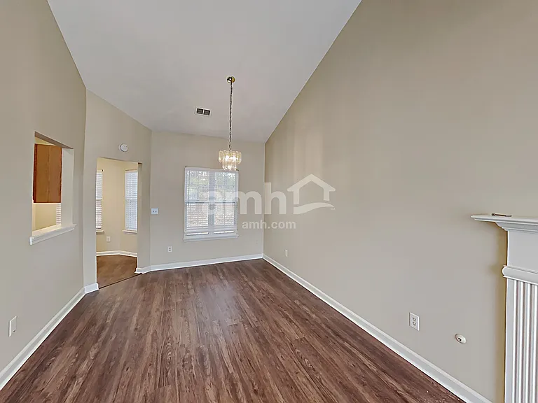 4865 Lake Park Ln — Photo 5
