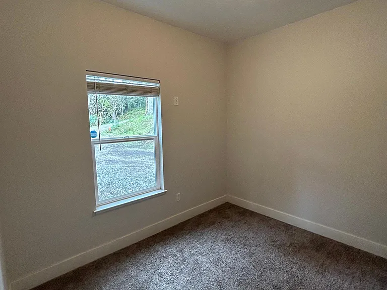 1381 Sydni Ct — Photo 23