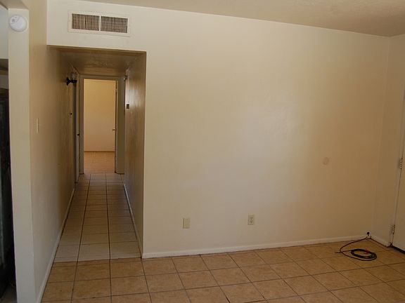 5th image of 5071 Wild Bill Ln APT 6
