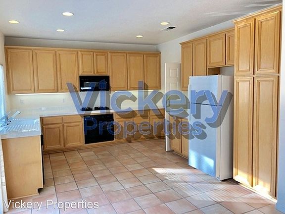 3rd image of 214 Stetson Dr