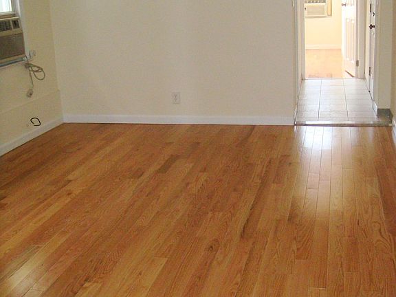 5th image of 2530 46th St #1