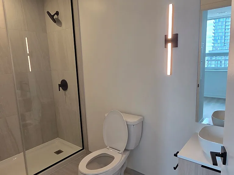 1185 Dupont St #808 — Photo 13