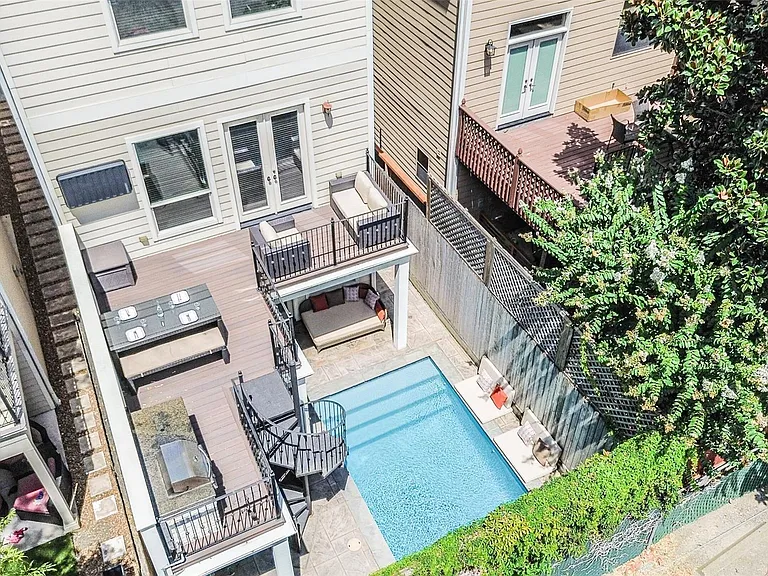 166 Reinicke St — Photo 47