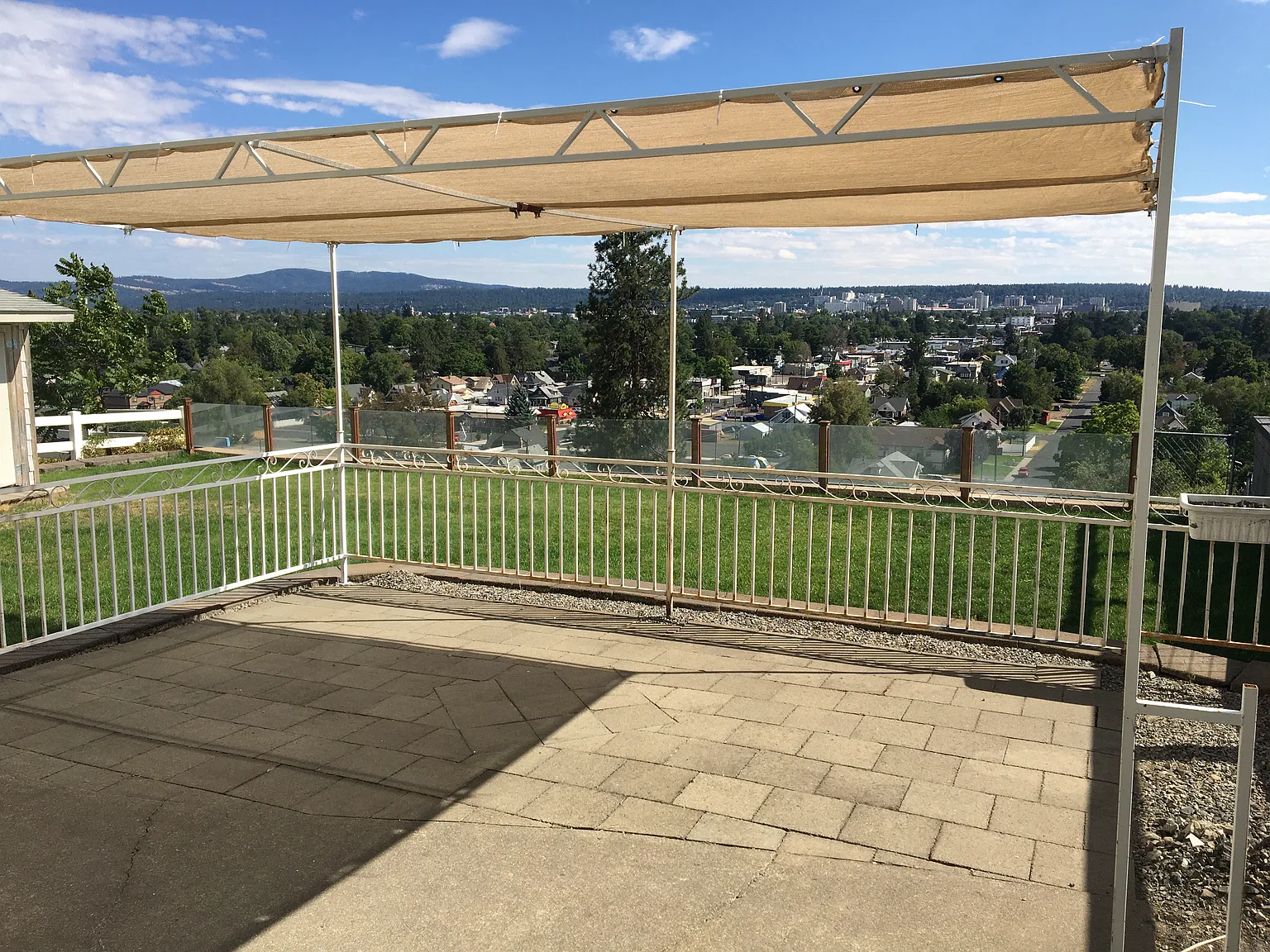 3 bed, 1900 sqft, $2,400 — Photo 1