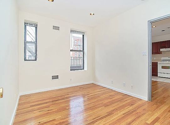 4th image of 1627 Park Ave #1J