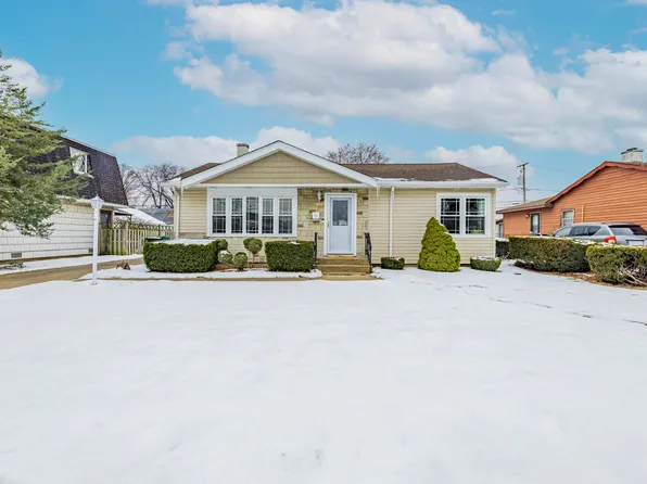 8036 Newland Ave, Burbank, IL 60459