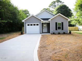 1002 Powers St, Clinton, NC 28328