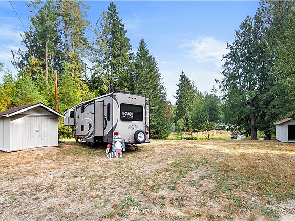 4th image of 220 230 E Pickering Drive