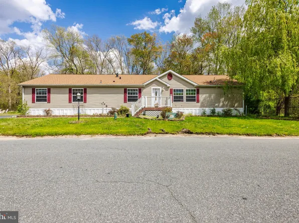 92 Hazelwood Dr, Elmer, NJ 08318