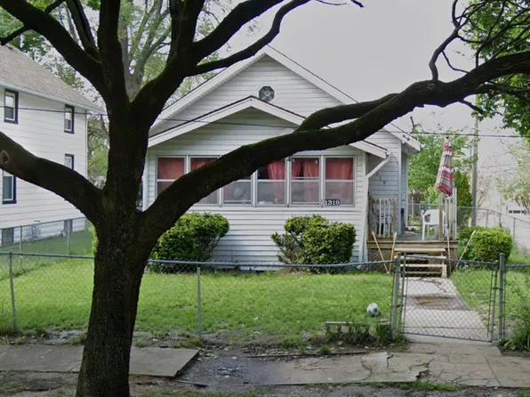 1319 Fairview Ave, Rockford, IL 61101