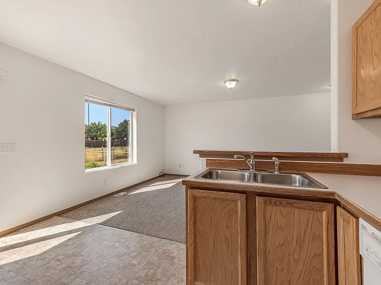 1620 E Coeur D Alene Ave — Photo 9