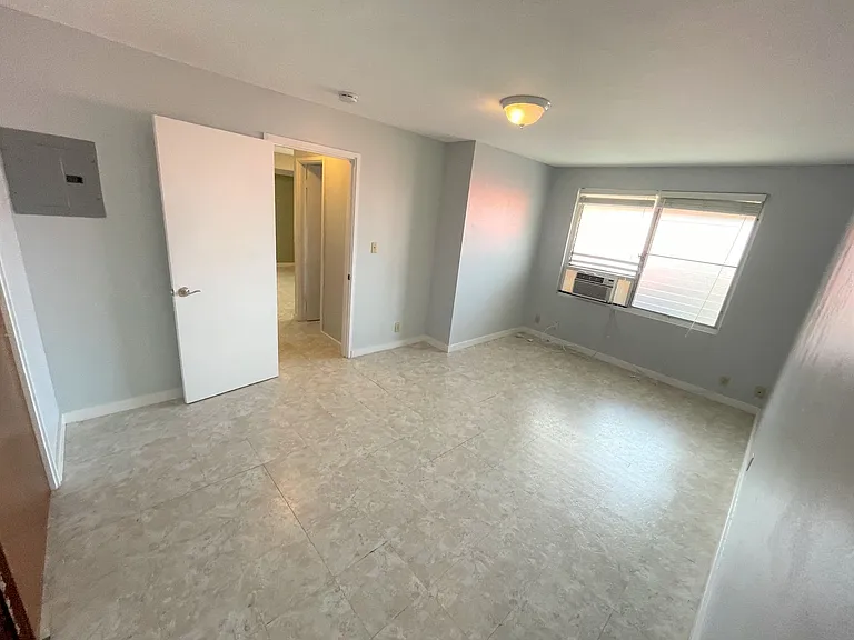 2908 Varsity Cir — Photo 4