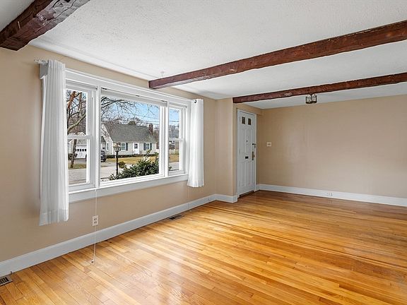 5th image of 62 Worthen Ave