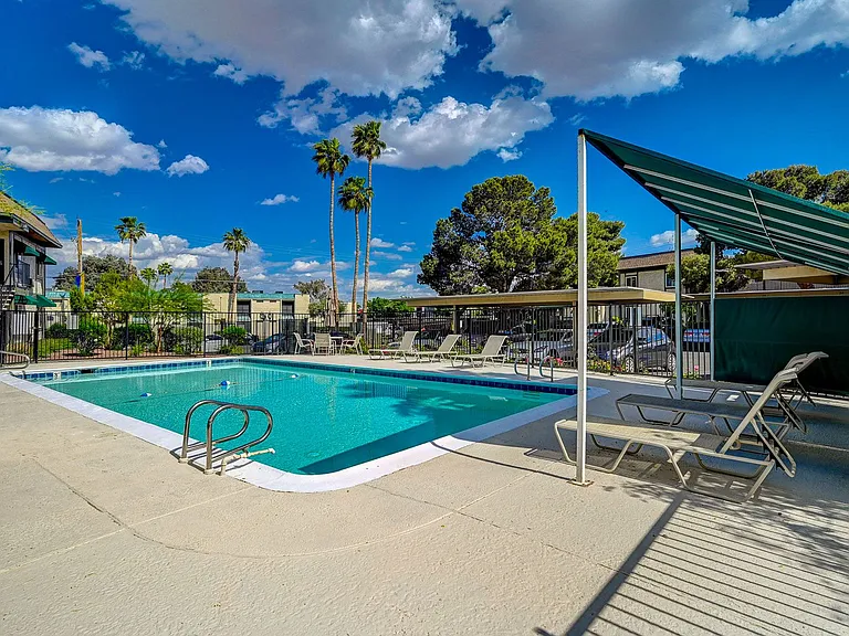 Desert Pines Villas — Photo 3