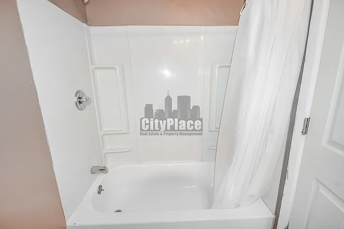 1458 W Congress Ave — Photo 17
