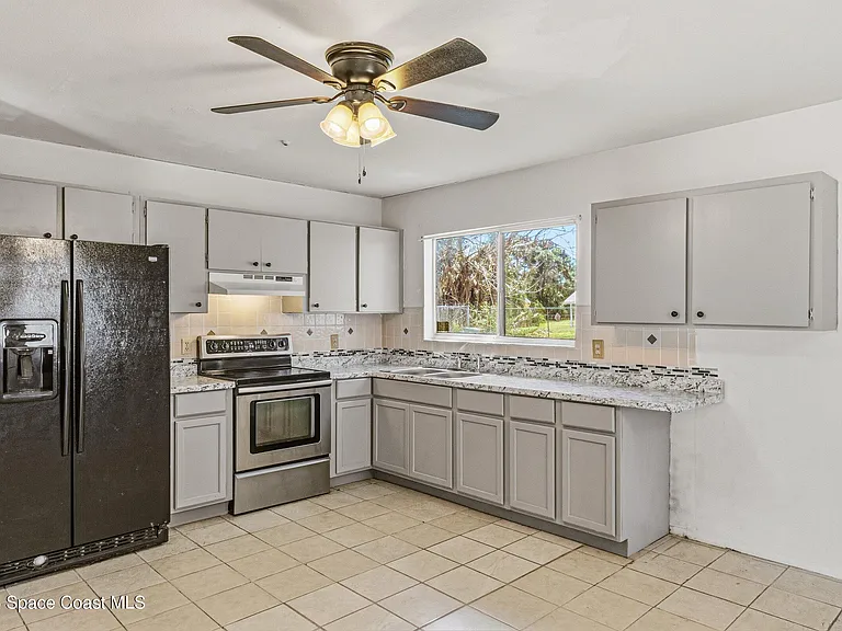 1265 Ethel Cir NE — Photo 20