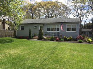 54 Kyle Rd, Hampton Bays, NY 11946