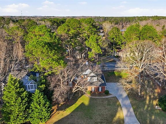 5th image of 3868 Brookview Point