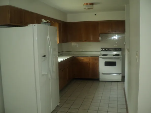 1005 Golfview Dr, Washington Court House, OH 43160