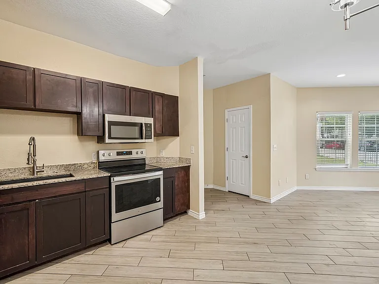 La Marquesa Apartments — Photo 74