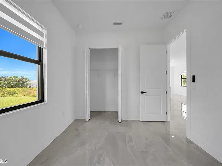 711 Roma Ave S — Photo 20