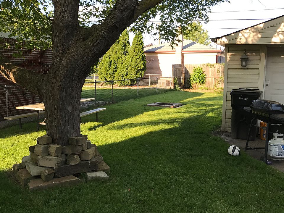 2nd image of 27378 Leroy St