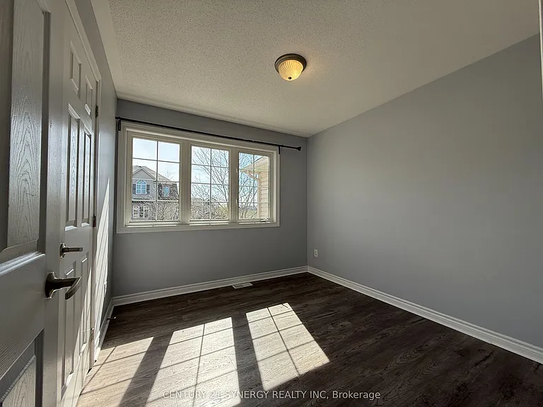 921 Messor Cres — Photo 20