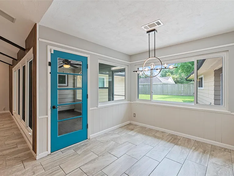 4034 Shady Springs Dr — Photo 14