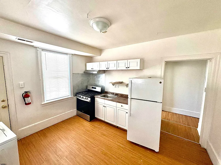 117 N Georgia Ave #2 — Photo 4
