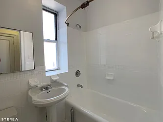 Rented by Sterea Agency