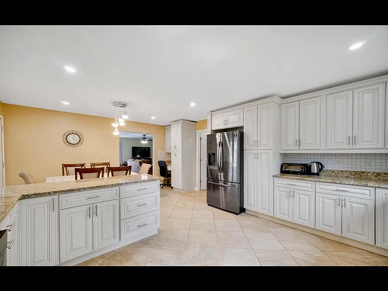 14926 Wilco Dr — Photo 3