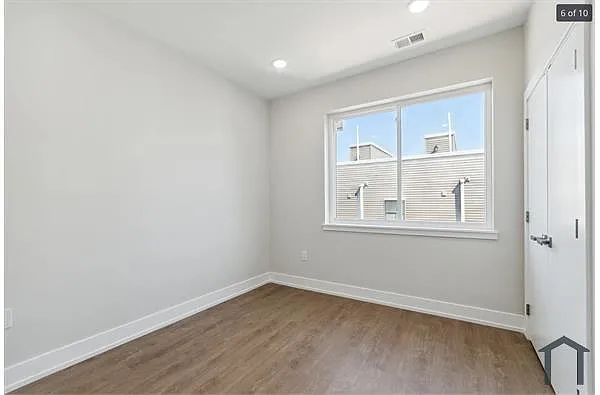 Building Photo - 723 N 35th St #201